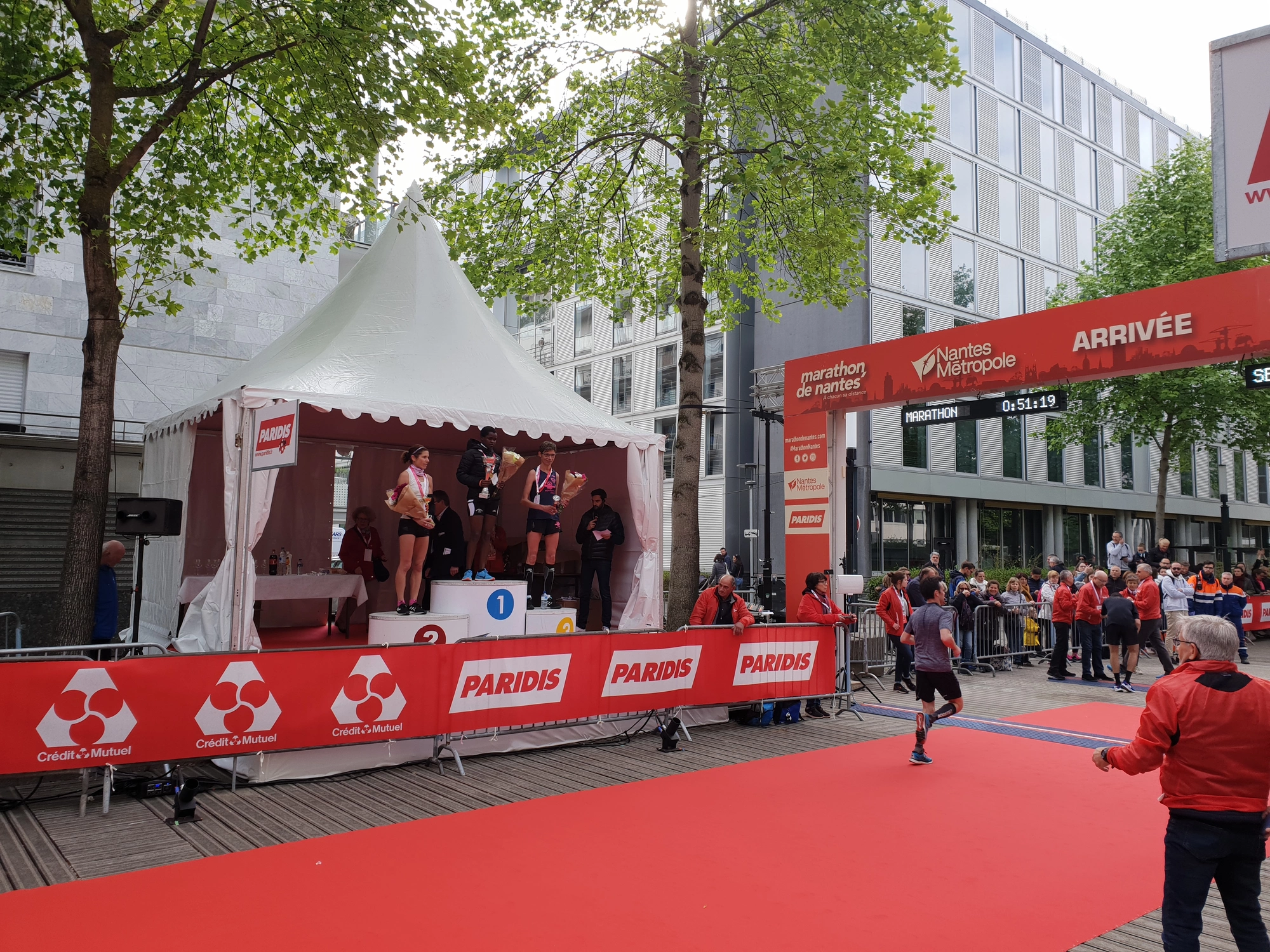 MARATHON NANTES structure garden podium