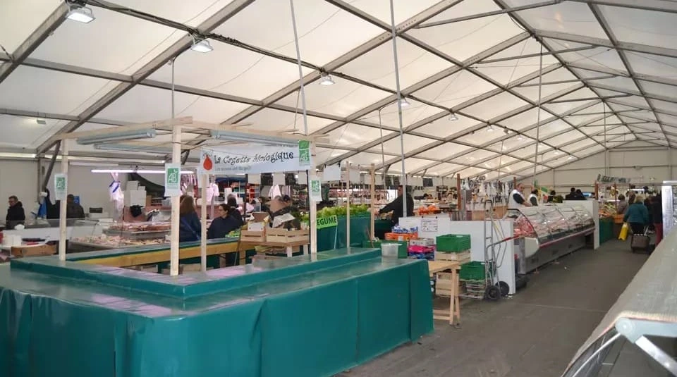 Marché couvert - Commerce et grande distribution