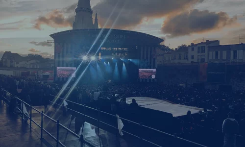 FRANCOFOLIES structures garden courbes