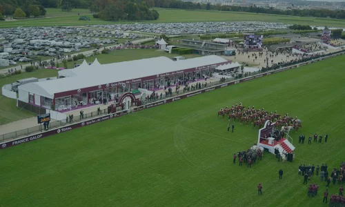 QATAR PRIX ARC DE TRIOMPHE structure courbe cristal